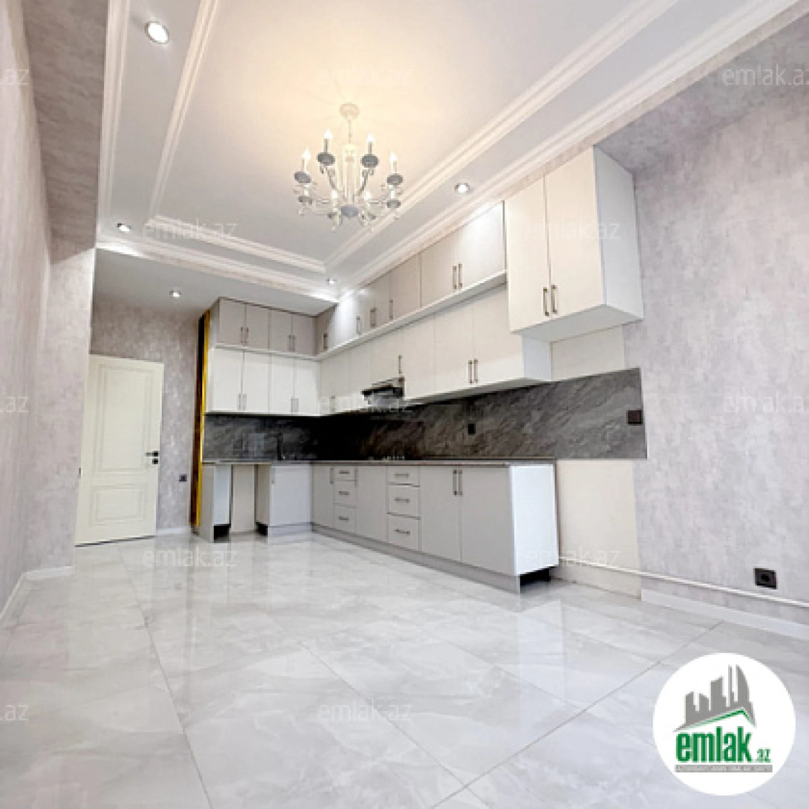 Satılır 4 otaqlı yeni tikili 160 m²