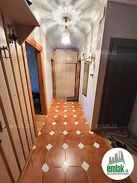 Satılır 4 otaqlı köhnə tikili 100 m²