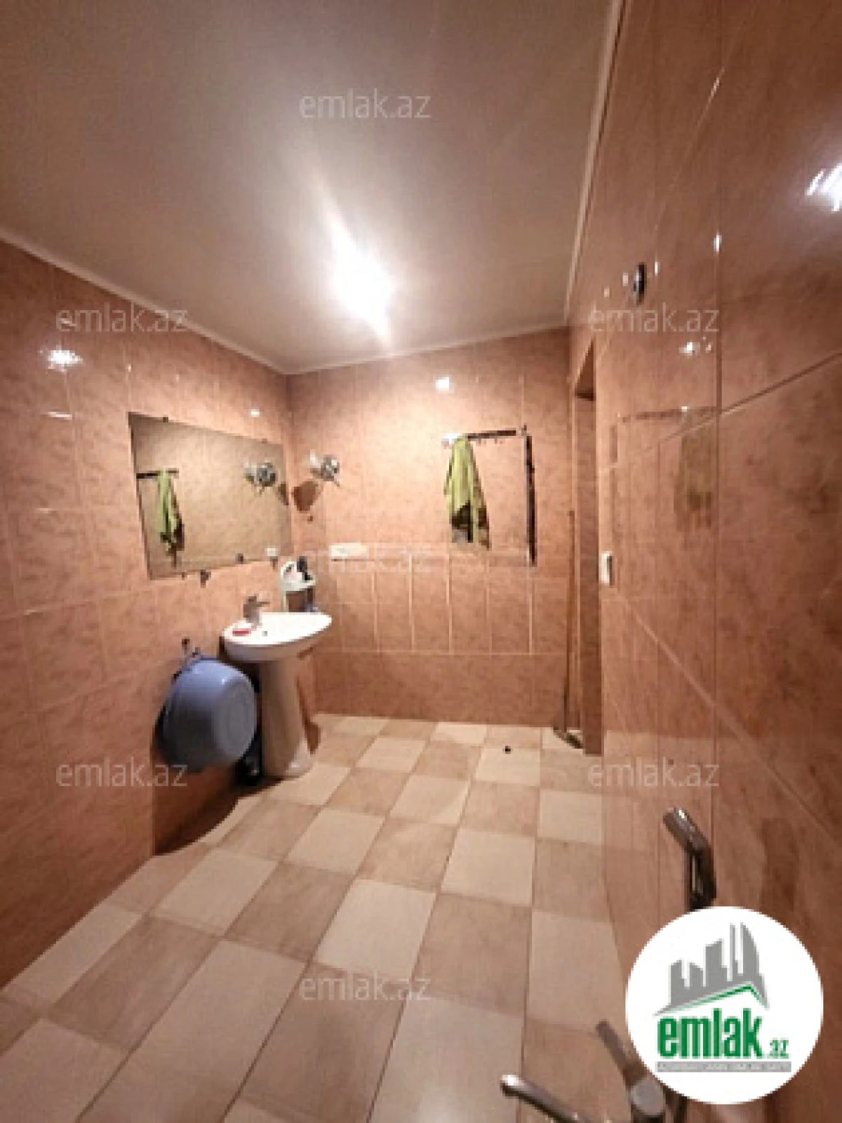 Satılır 4 otaqlı köhnə tikili 100 m²