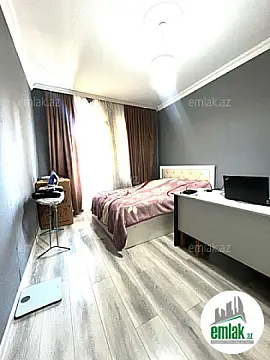 Satılır 3 otaqlı köhnə tikili 100 m²