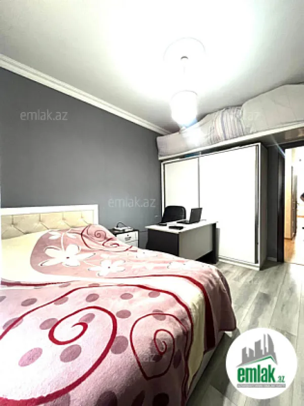 Satılır 3 otaqlı köhnə tikili 100 m²