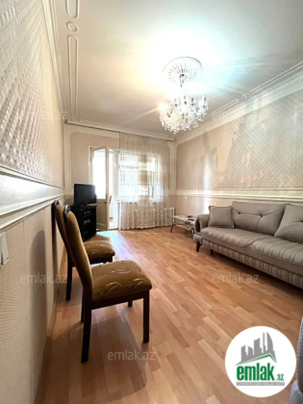 Satılır 3 otaqlı köhnə tikili 100 m²