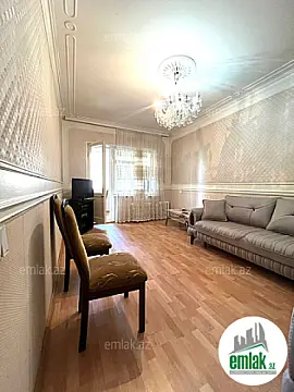 Satılır 3 otaqlı köhnə tikili 100 m²