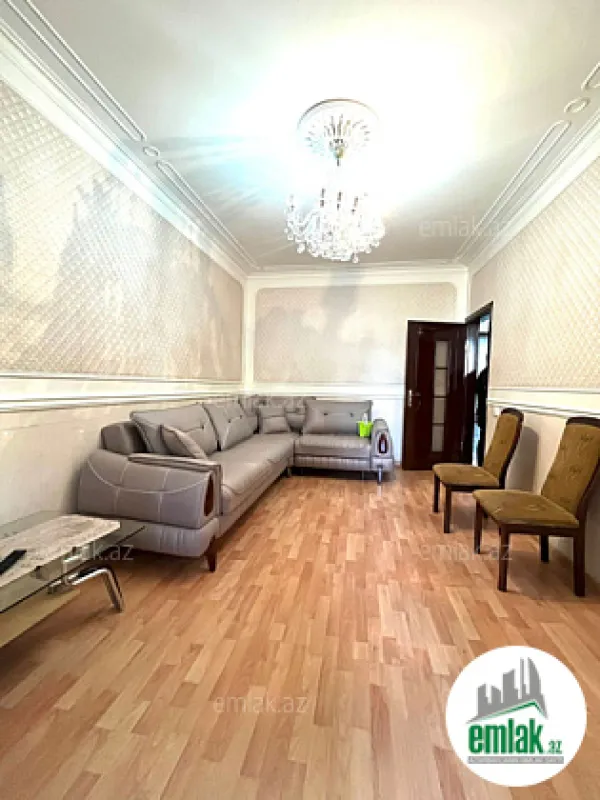 Satılır 3 otaqlı köhnə tikili 100 m²