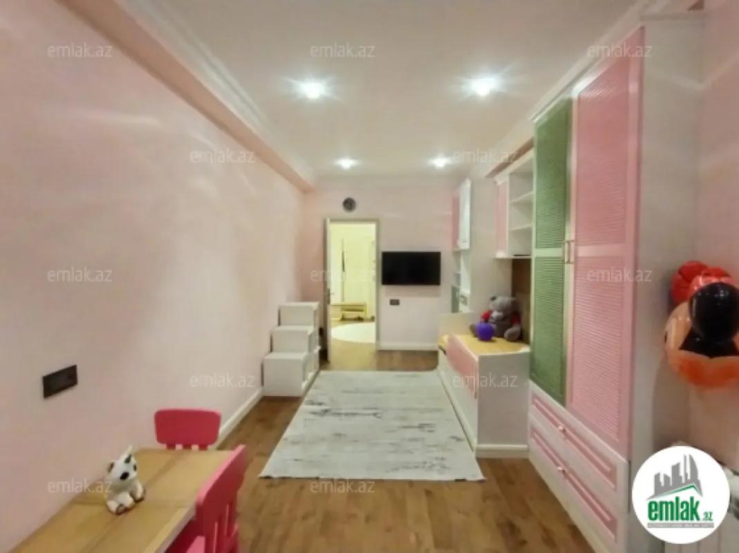 Satılır 4 otaqlı yeni tikili 155 m²