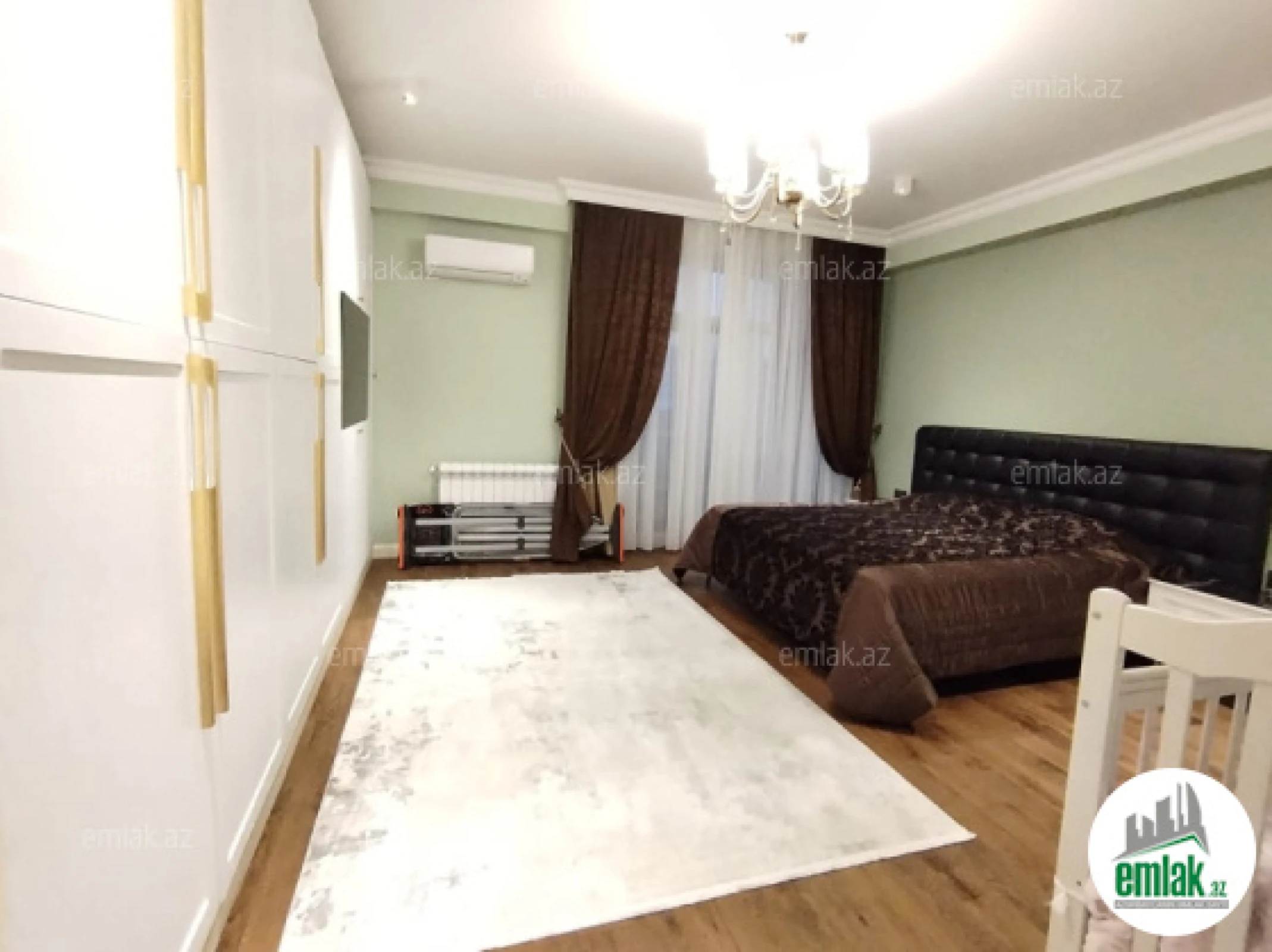 Satılır 4 otaqlı yeni tikili 155 m²