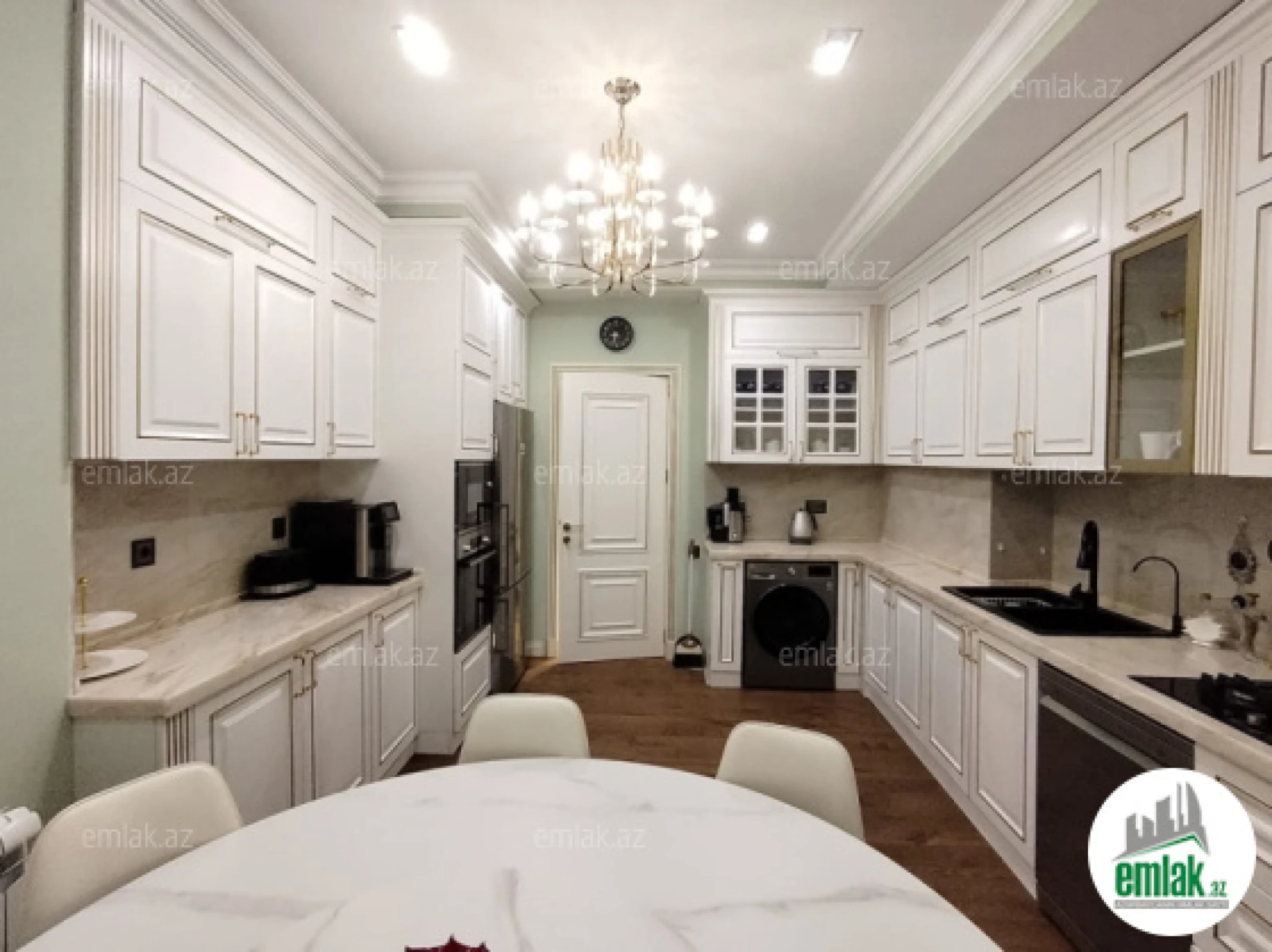 Satılır 4 otaqlı yeni tikili 155 m²