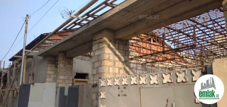 Satılır 6 otaqlı həyət evi 300 m²