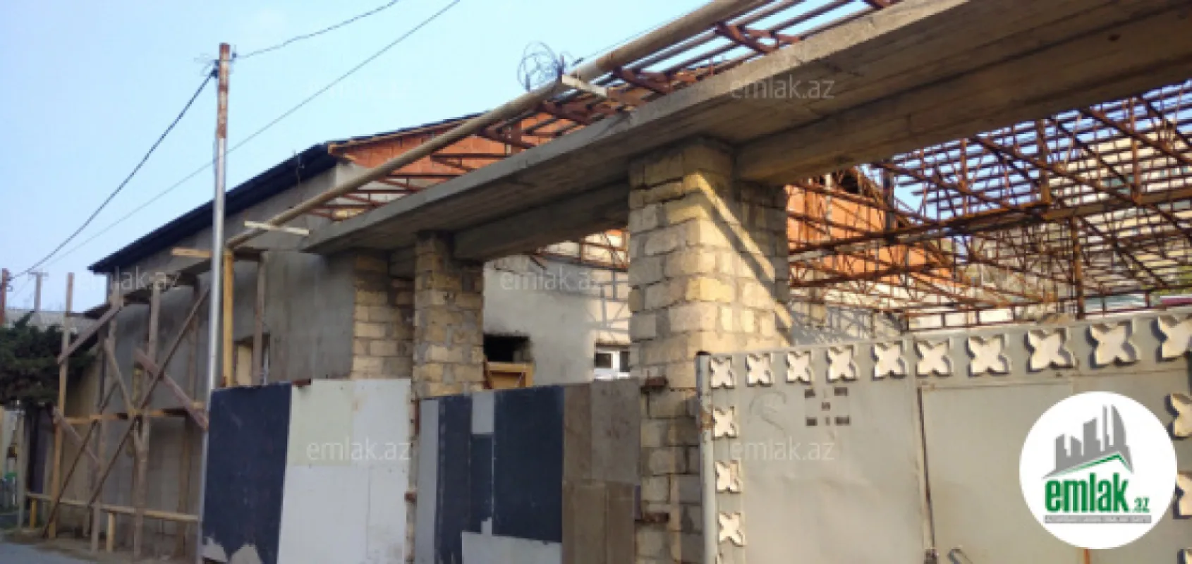 Satılır 6 otaqlı həyət evi 300 m²