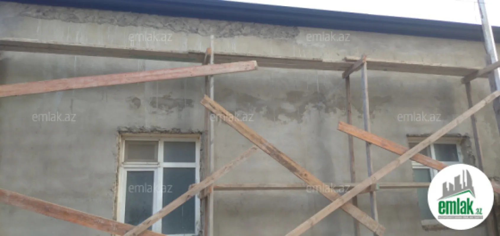 Satılır 6 otaqlı həyət evi 300 m²