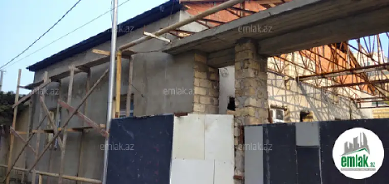 Satılır 6 otaqlı həyət evi 300 m²