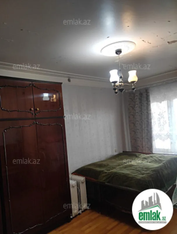 Satılır 3 otaqlı köhnə tikili 90 m²