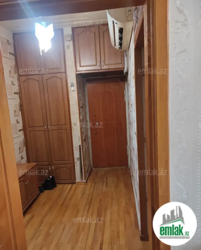 Satılır 3 otaqlı köhnə tikili 90 m²