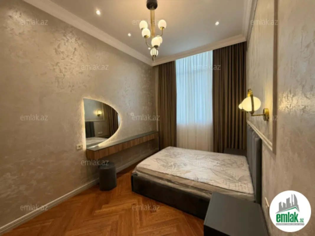 Satılır 3 otaqlı yeni tikili 140 m²