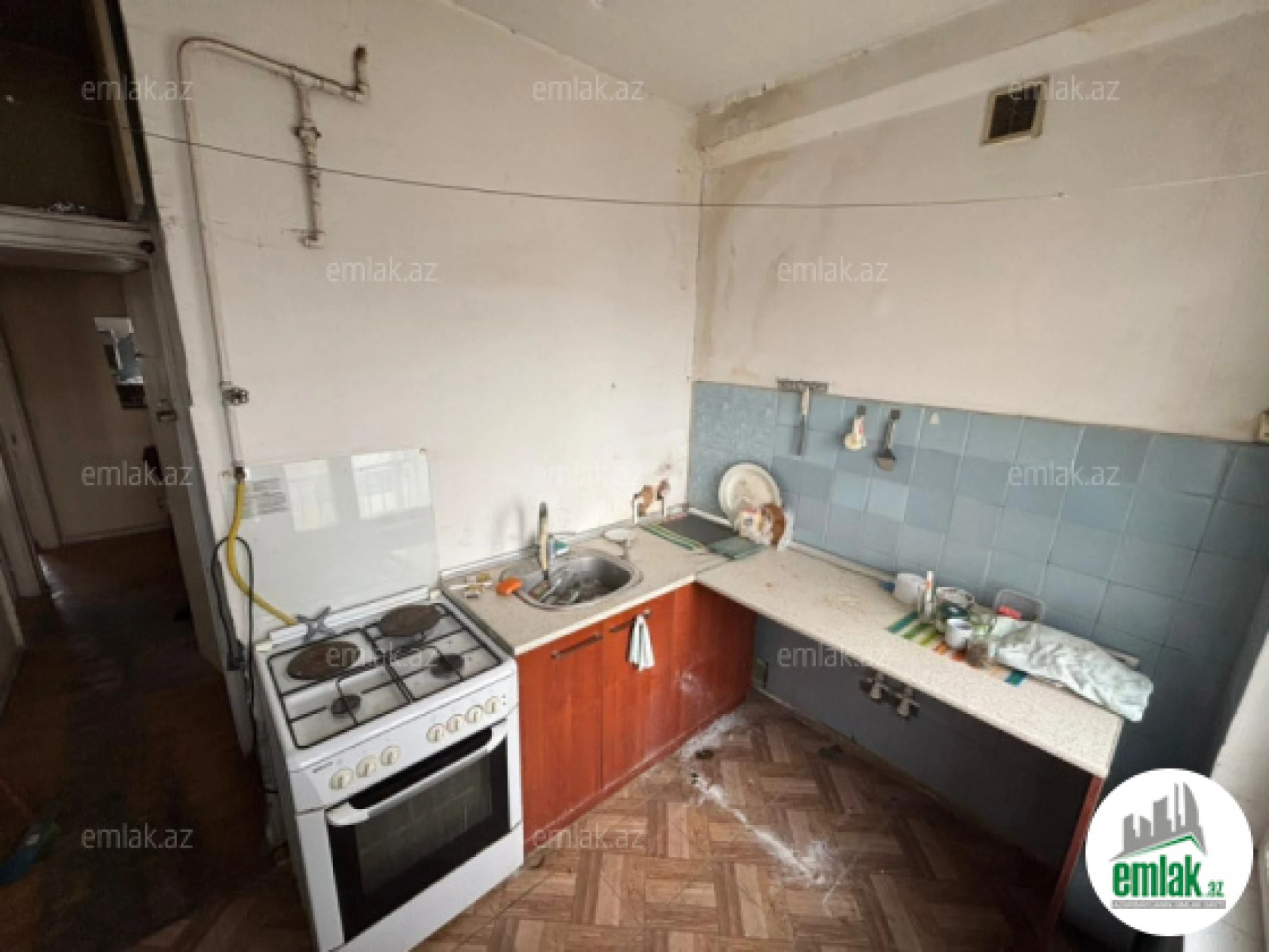 Satılır 4 otaqlı köhnə tikili 105 m²