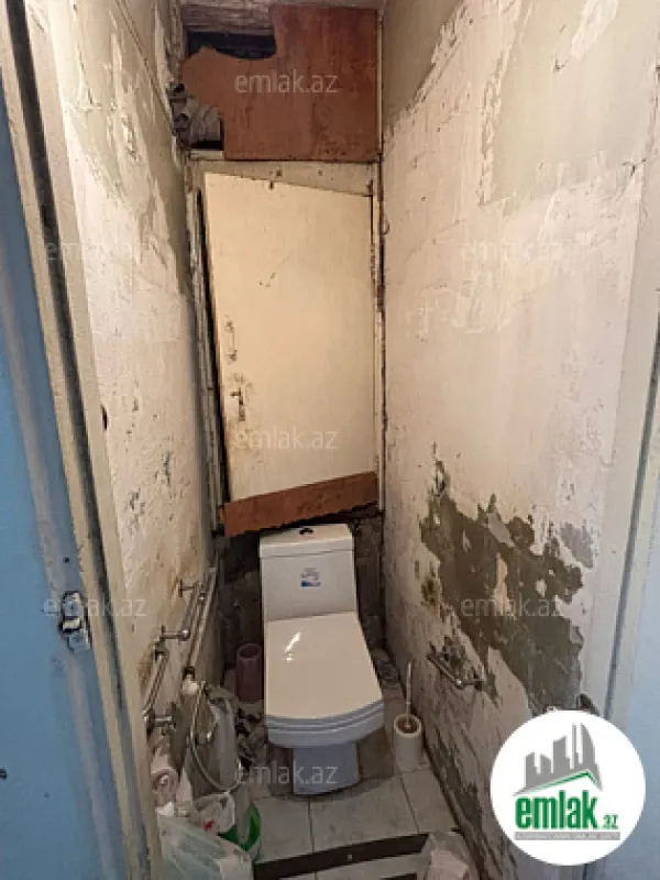 Satılır 4 otaqlı köhnə tikili 105 m²