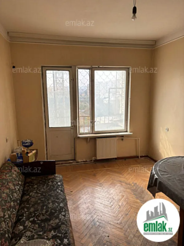 Satılır 4 otaqlı köhnə tikili 105 m²