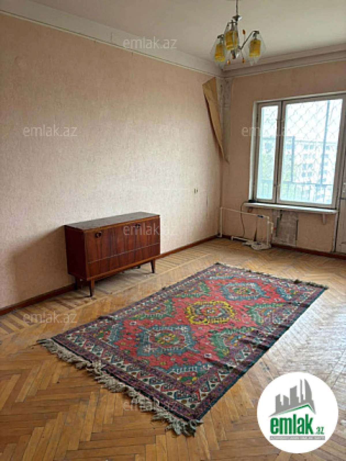 Satılır 4 otaqlı köhnə tikili 105 m²