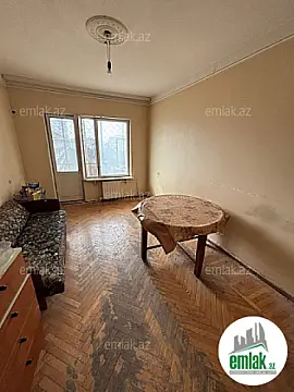 Satılır 4 otaqlı köhnə tikili 105 m²