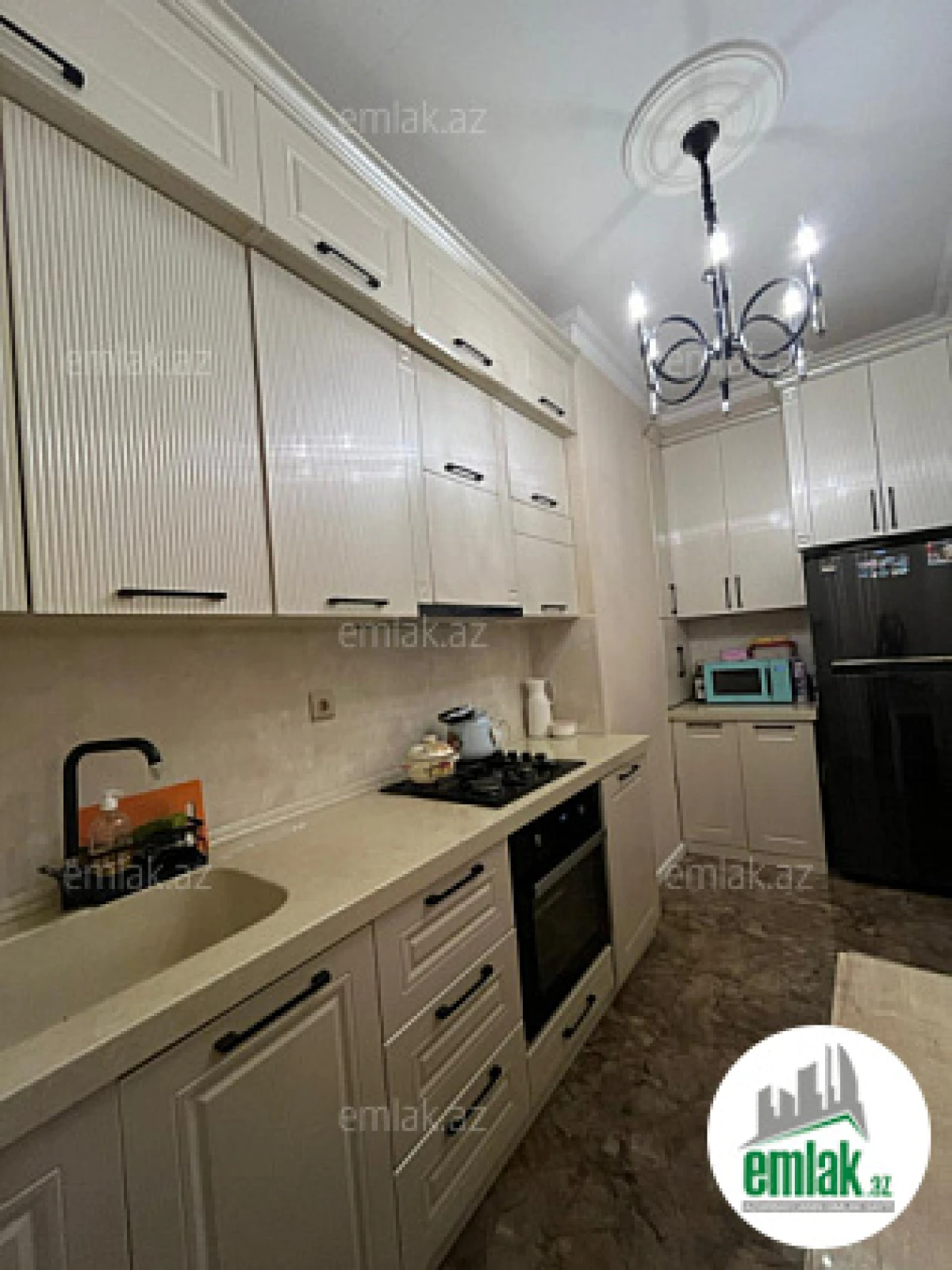 Satılır 3 otaqlı yeni tikili 105 m²