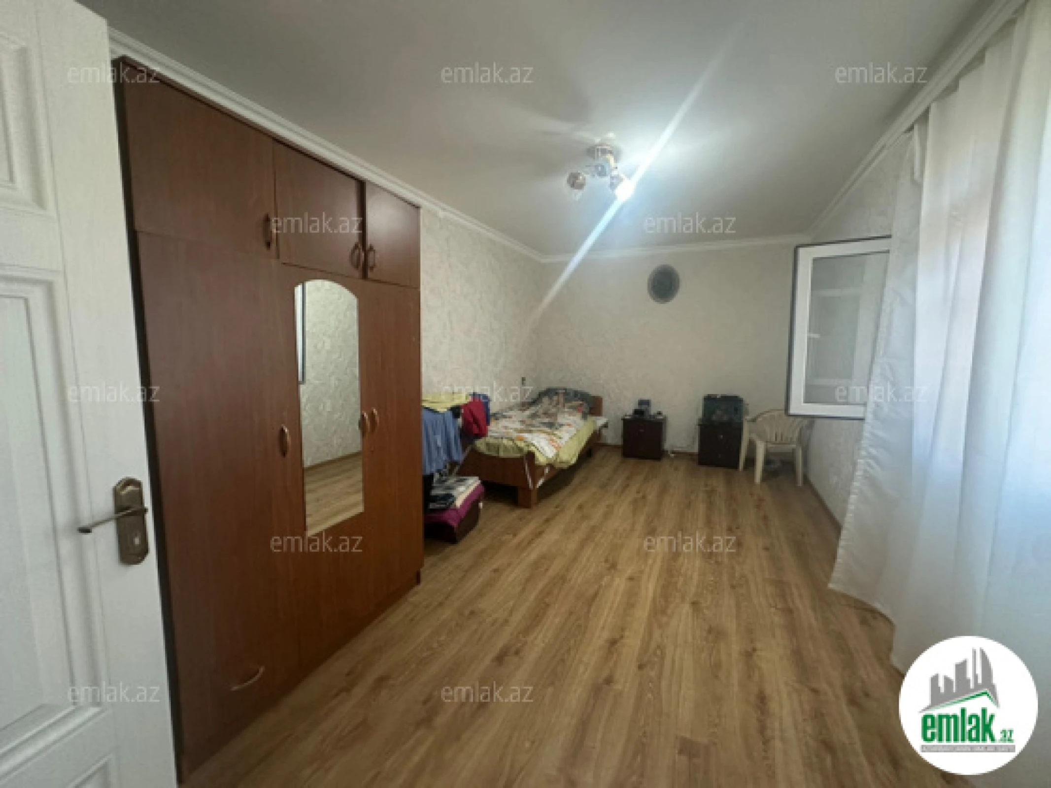 Satılır 4 otaqlı köhnə tikili 105 m²