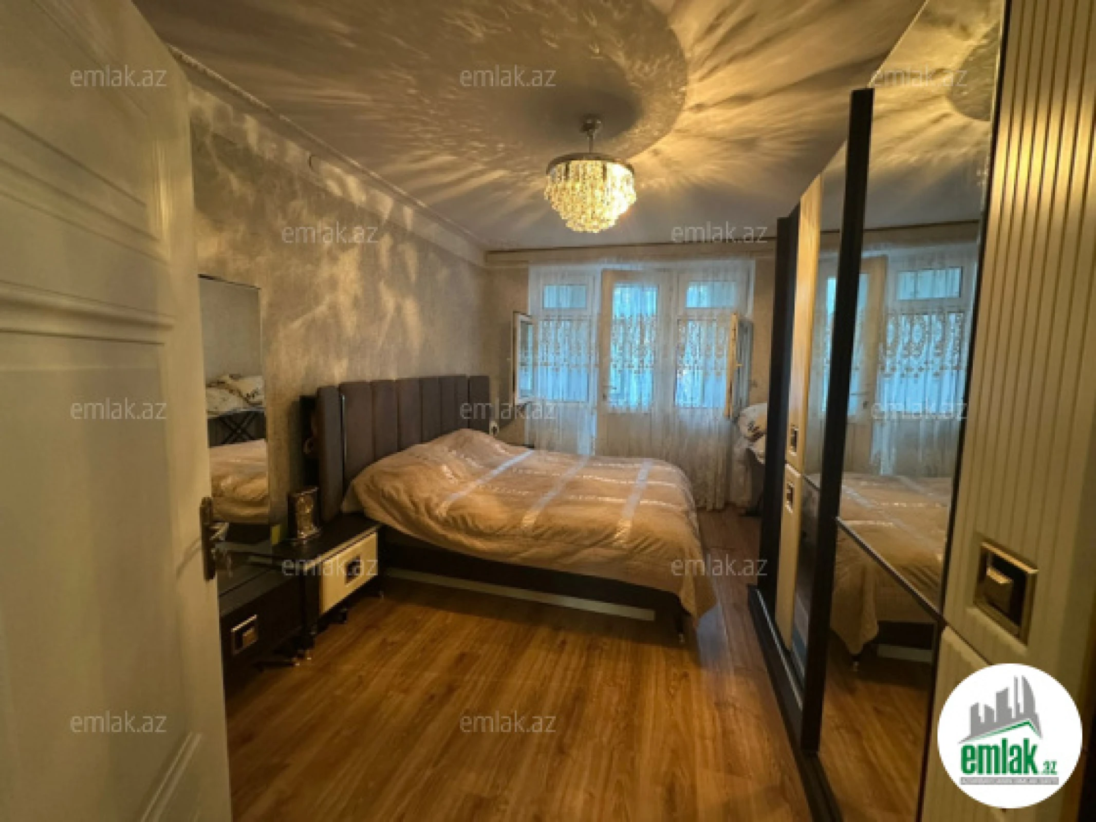 Satılır 4 otaqlı köhnə tikili 105 m²