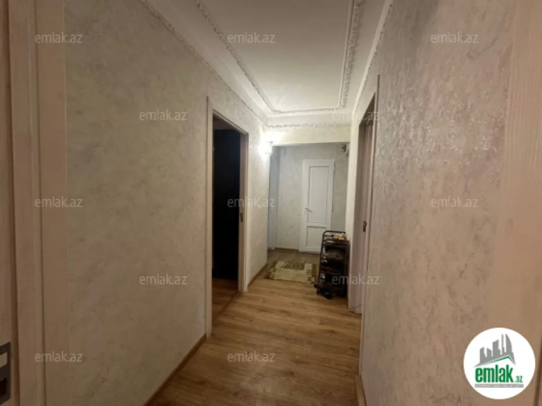 Satılır 4 otaqlı köhnə tikili 105 m²