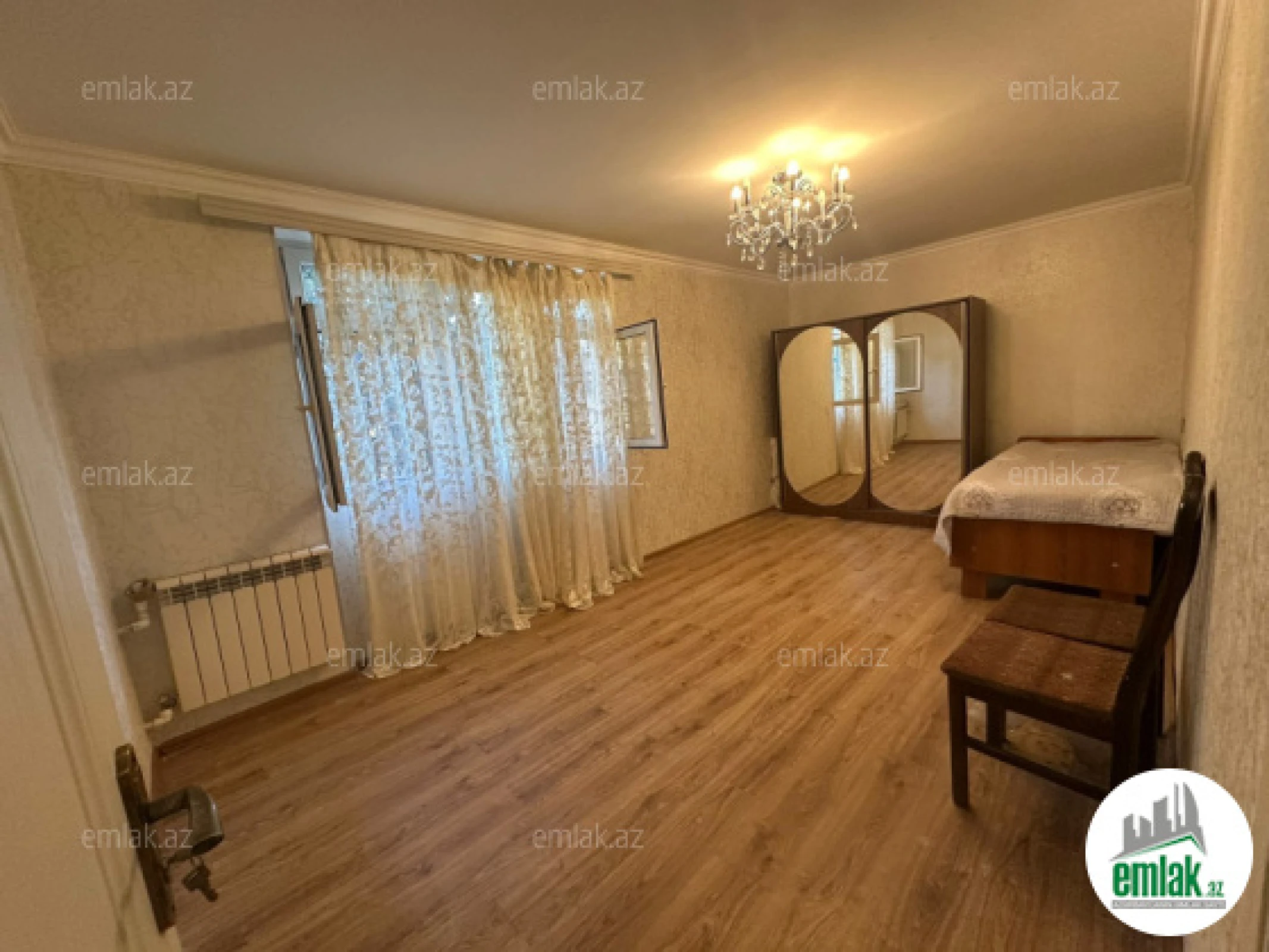 Satılır 4 otaqlı köhnə tikili 105 m²