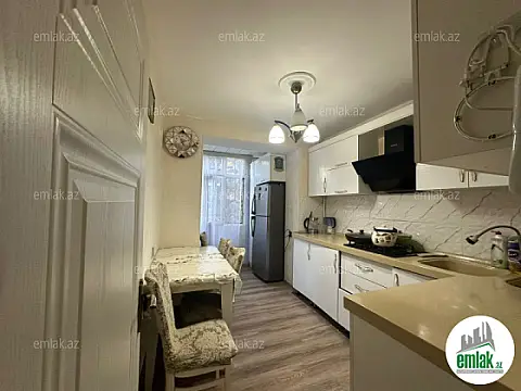 Satılır 4 otaqlı köhnə tikili 105 m² — Bakı, Qaraçuxur 4 otaq 105.00 m²