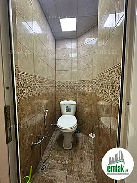 Satılır 4 otaqlı köhnə tikili 105 m²