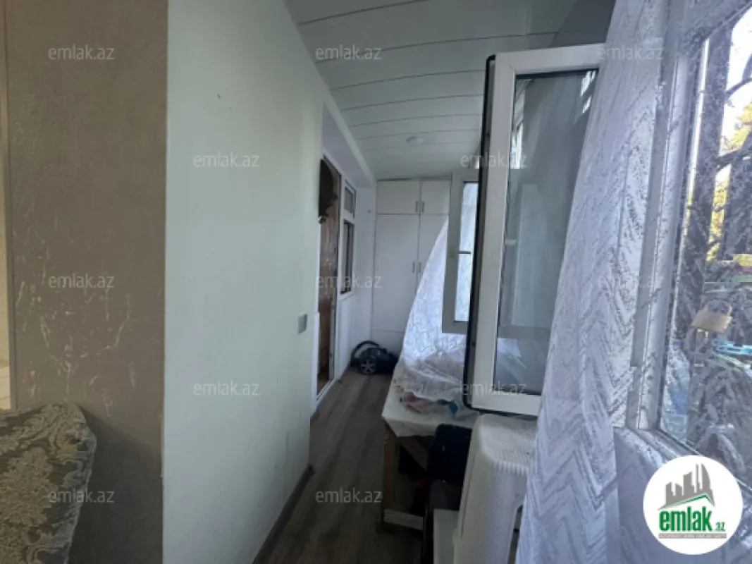 Satılır 4 otaqlı köhnə tikili 105 m²