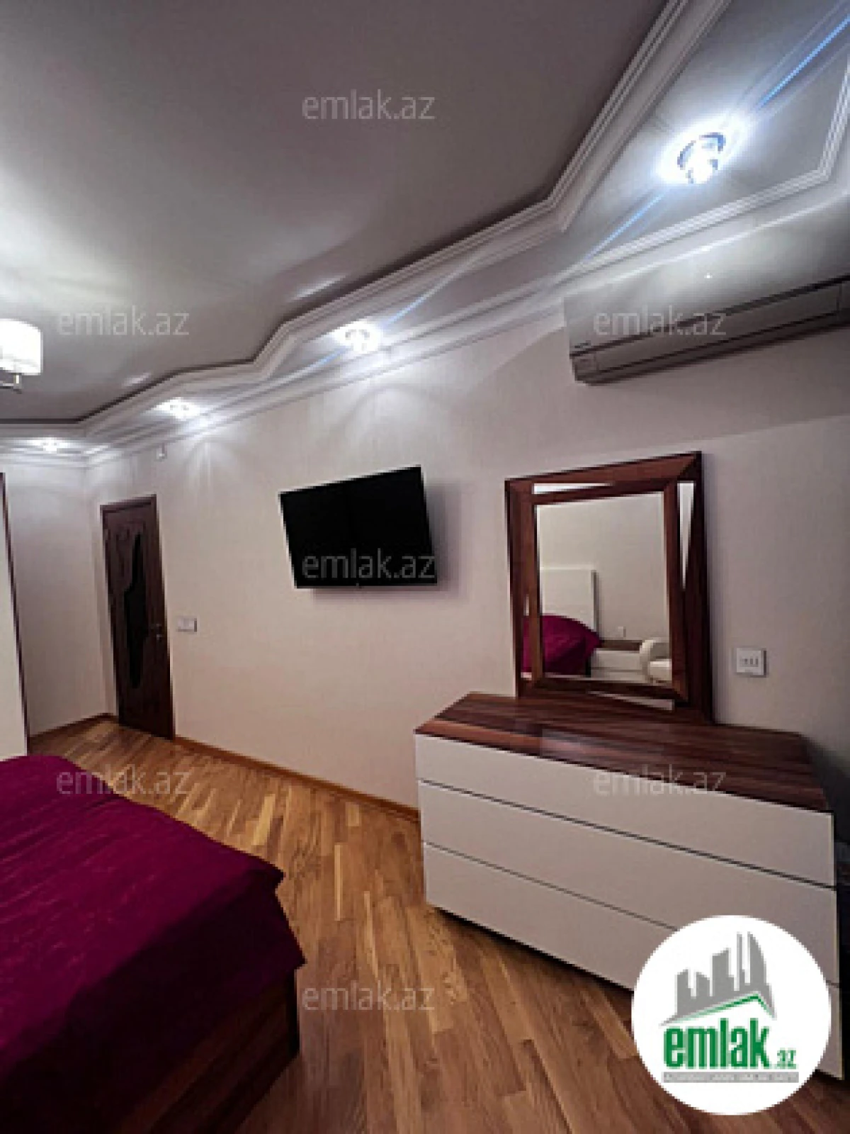 Satılır 3 otaqlı yeni tikili 80 m²