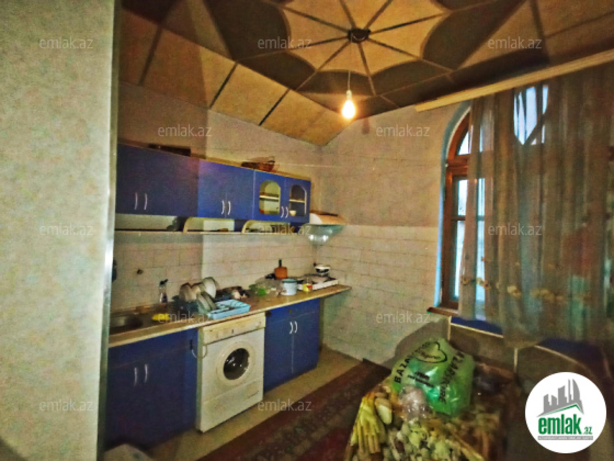 Satılır 2 otaqlı köhnə tikili 70 m²