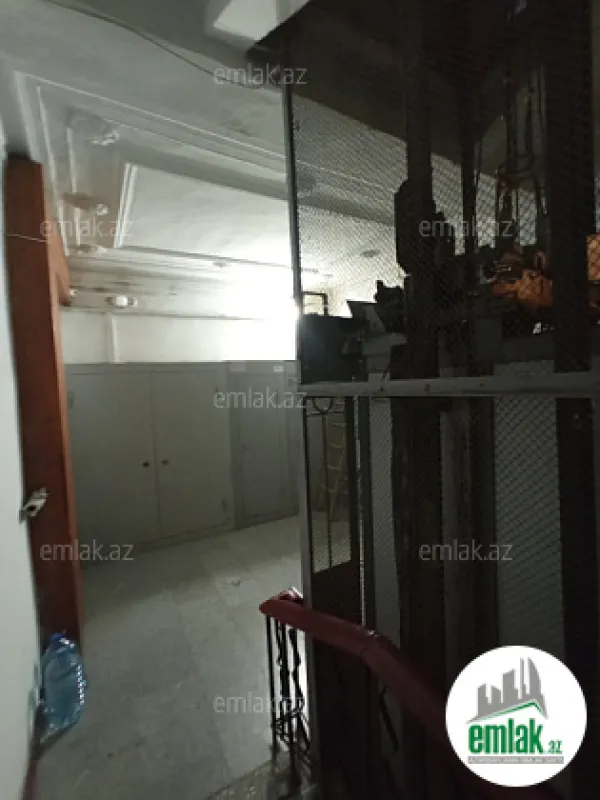 Satılır 2 otaqlı köhnə tikili 70 m²