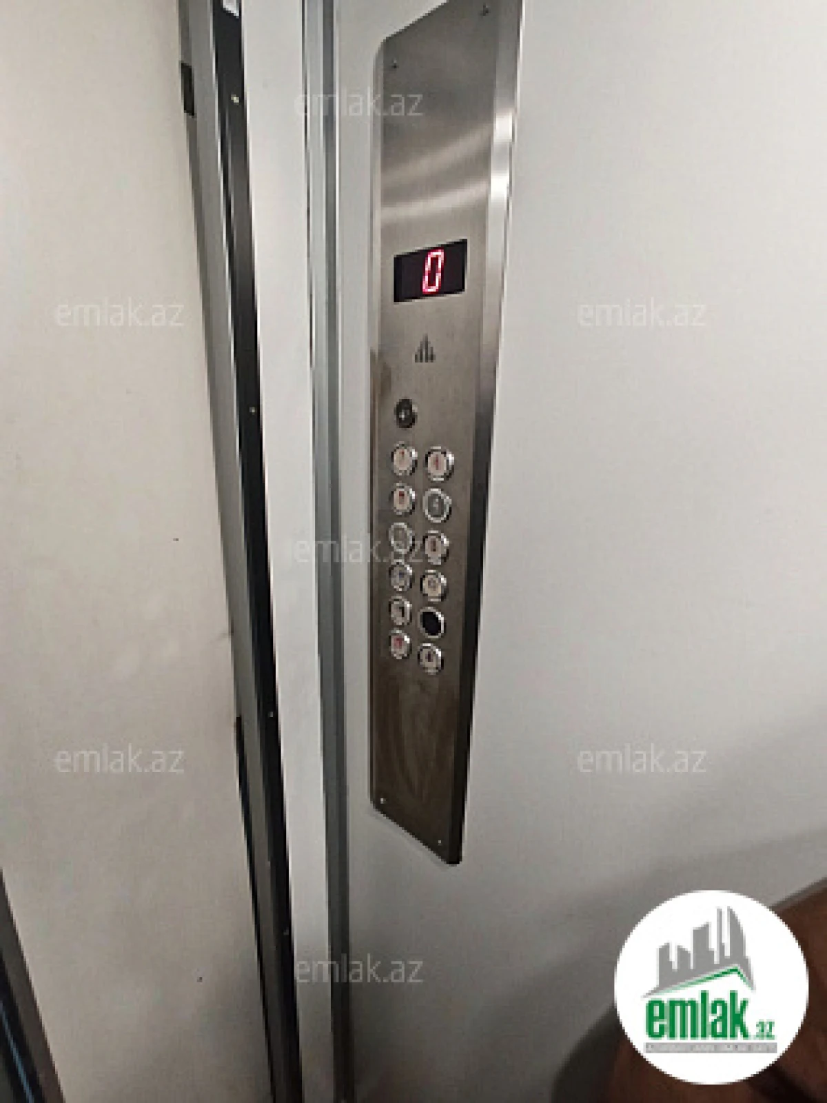 Satılır 2 otaqlı köhnə tikili 70 m²