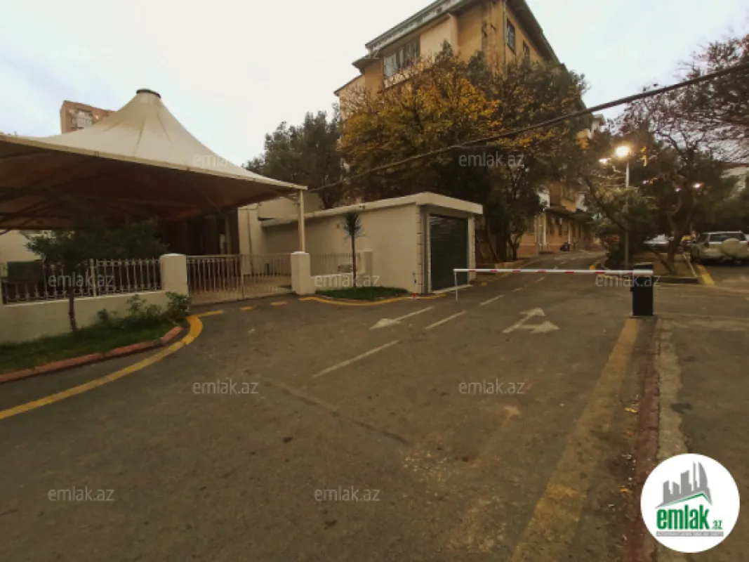 Satılır 2 otaqlı köhnə tikili 70 m²