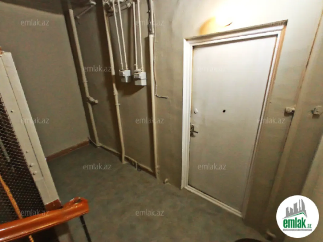 Satılır 2 otaqlı köhnə tikili 70 m²