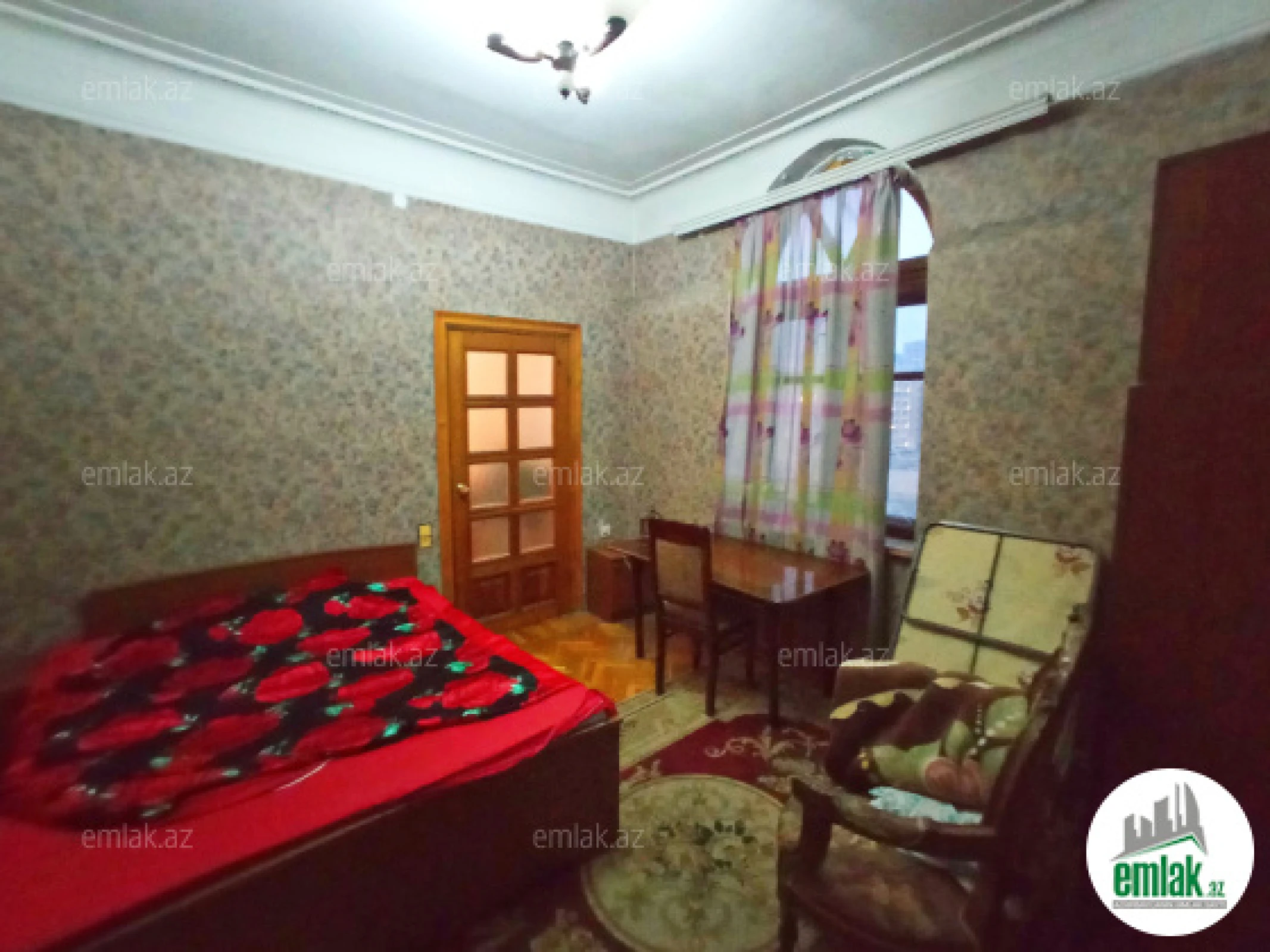 Satılır 2 otaqlı köhnə tikili 70 m²