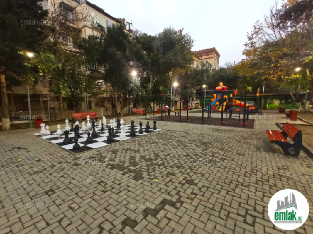 Satılır 2 otaqlı köhnə tikili 70 m²