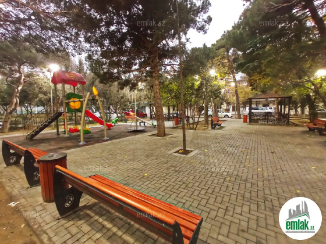 Satılır 2 otaqlı köhnə tikili 70 m²