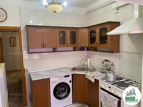 Satılır 4 otaqlı köhnə tikili 120 m²