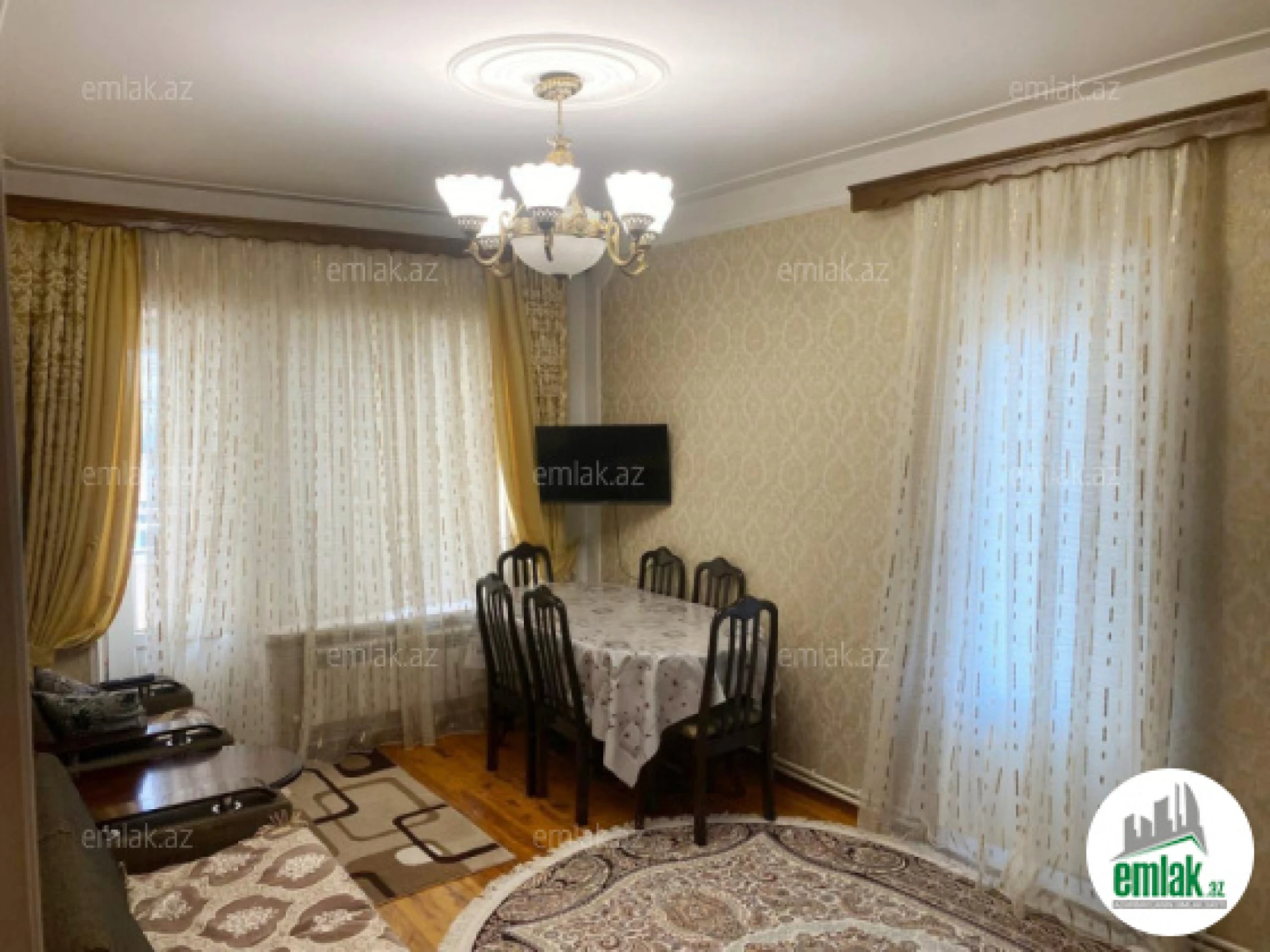 Satılır 4 otaqlı köhnə tikili 120 m²