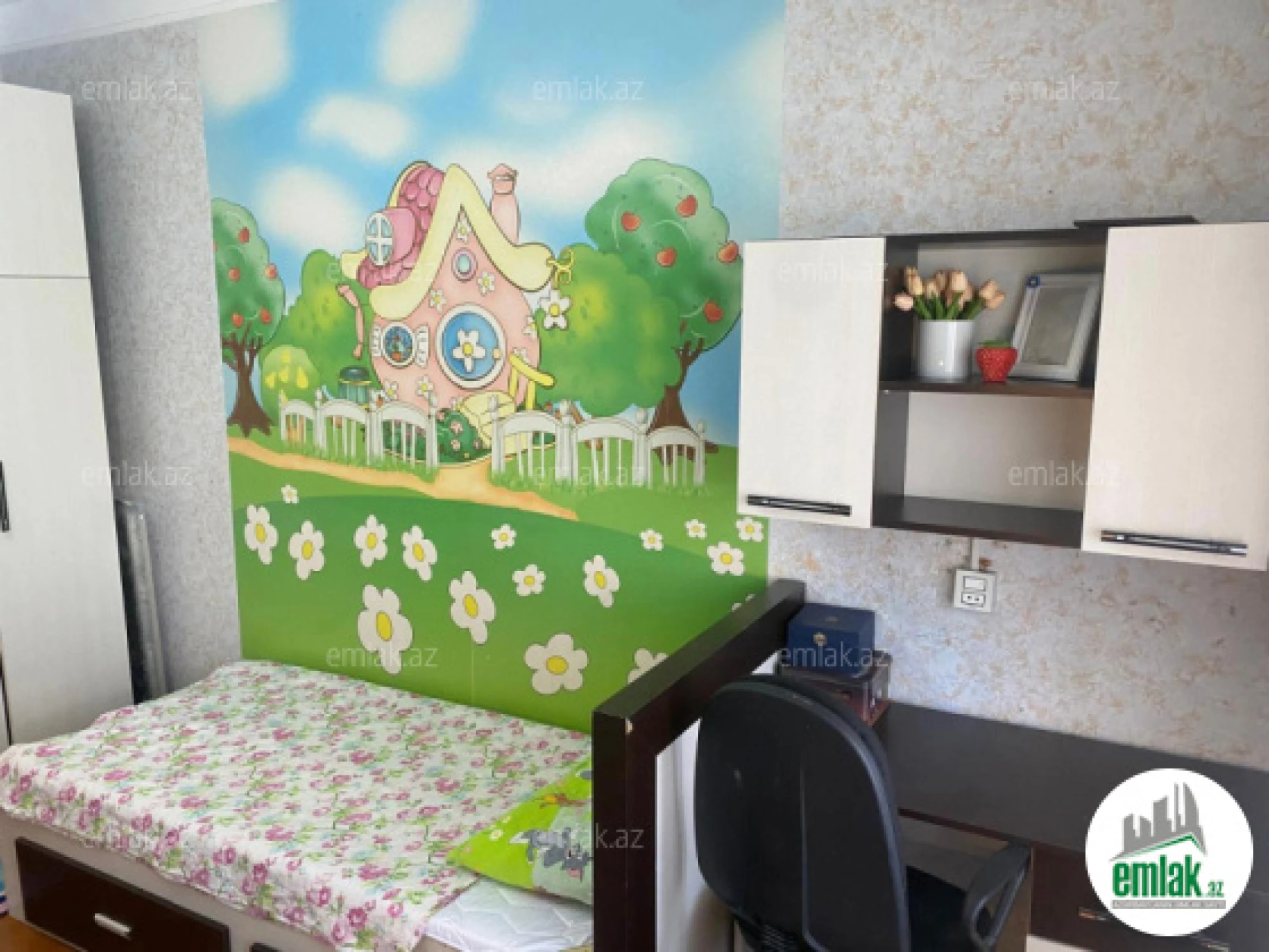 Satılır 4 otaqlı köhnə tikili 120 m²