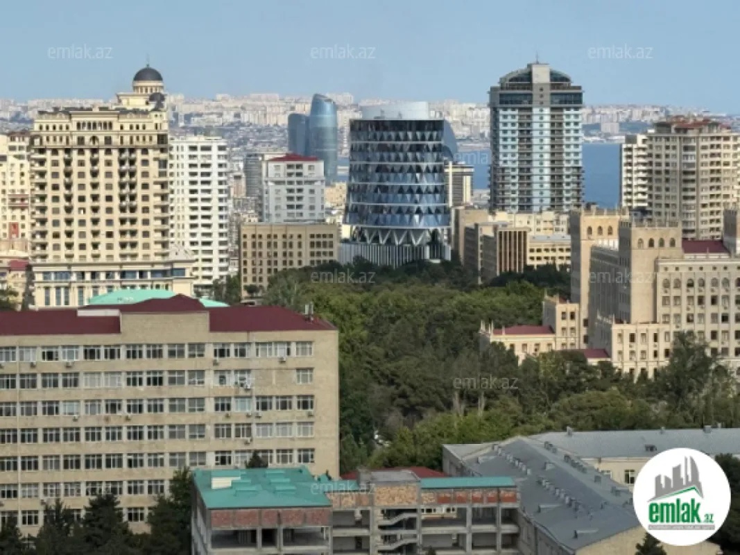 Satılır 3 otaqlı yeni tikili 155 m²