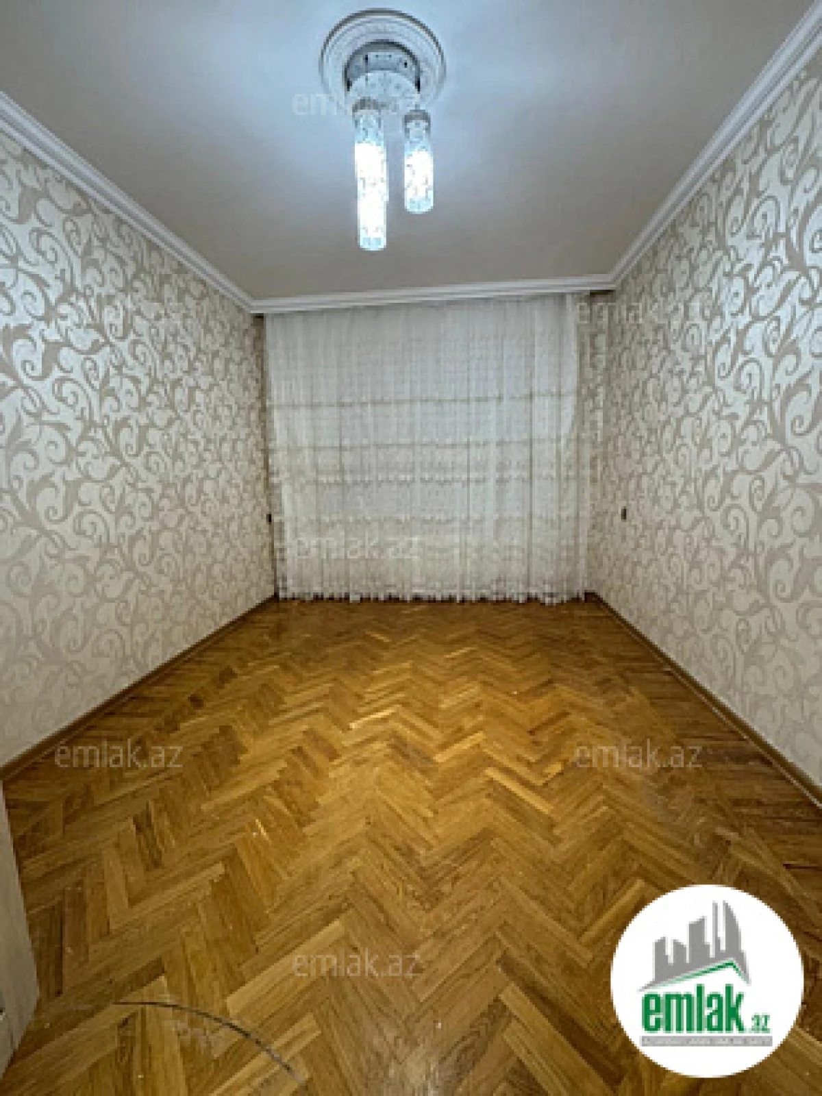 Satılır 3 otaqlı köhnə tikili 80 m²