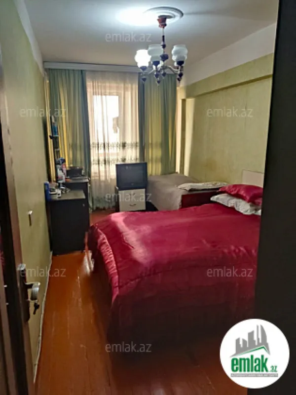 Satılır 3 otaqlı köhnə tikili 90 m²