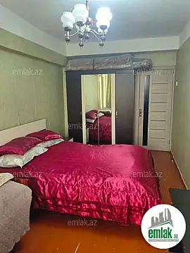 Satılır 3 otaqlı köhnə tikili 90 m²