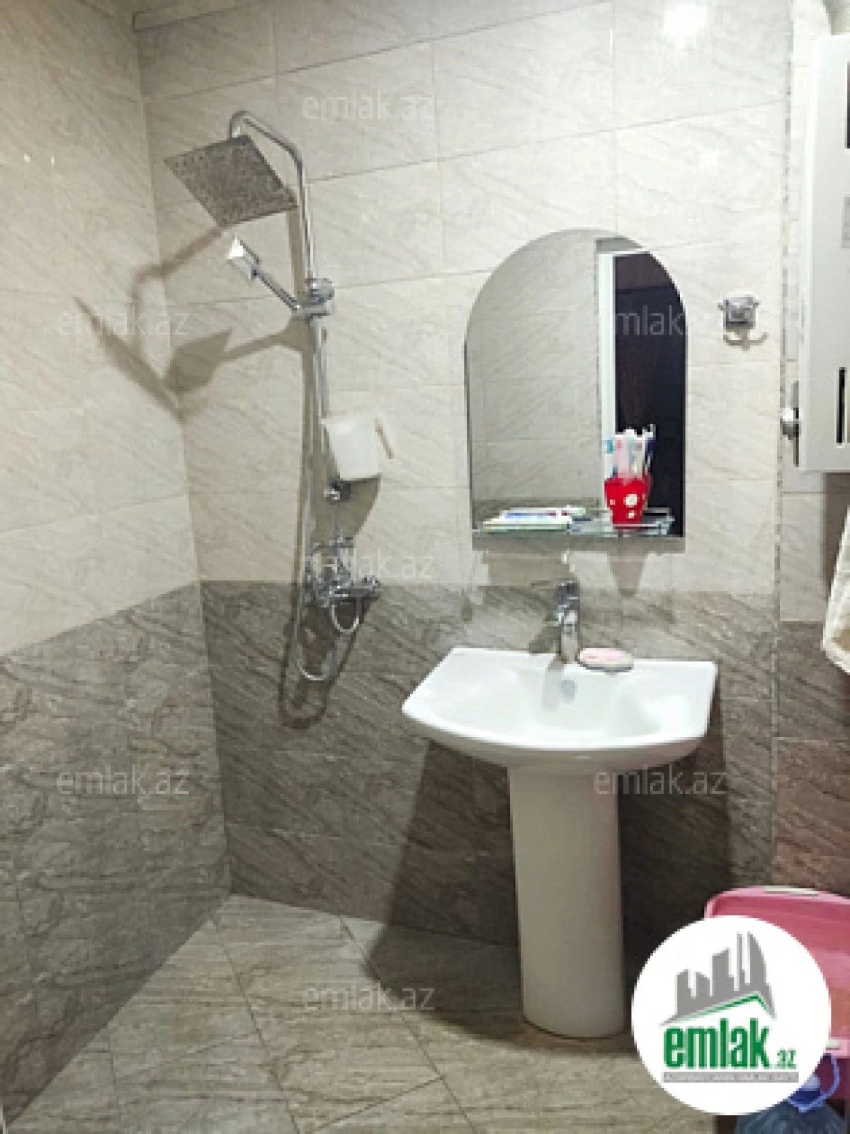 Satılır 3 otaqlı köhnə tikili 90 m²