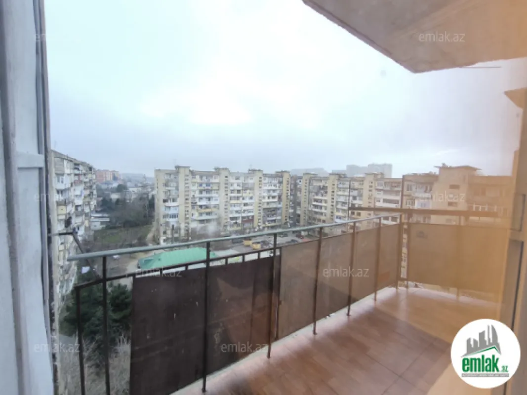 Satılır 4 otaqlı köhnə tikili 100 m²