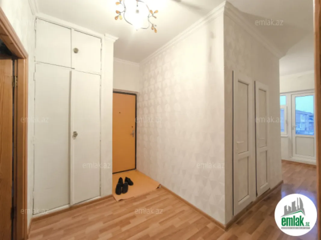 Satılır 4 otaqlı köhnə tikili 100 m²